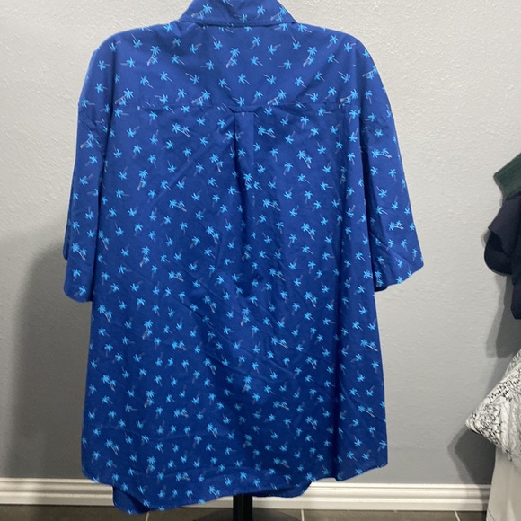 IZOD men’s button down. - Picture 4 of 4